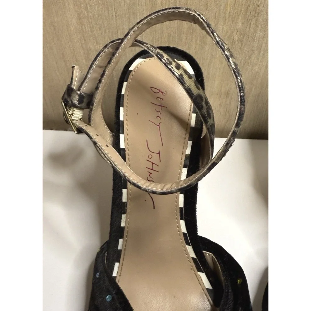 Betsey Johnson Alianna Black Velvet Rhinestone Bow Flared Heel Sandals 8M